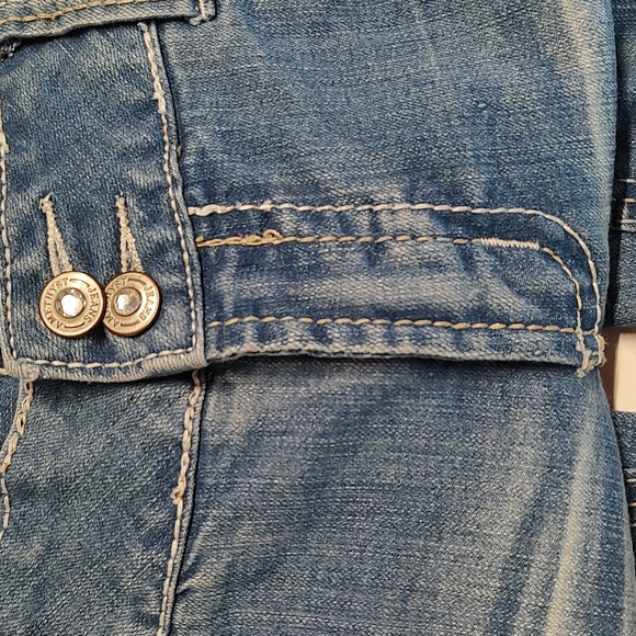 Women's capri jeans by 'Amethyst Jeans'. Size 11 - Picture 8 of 8